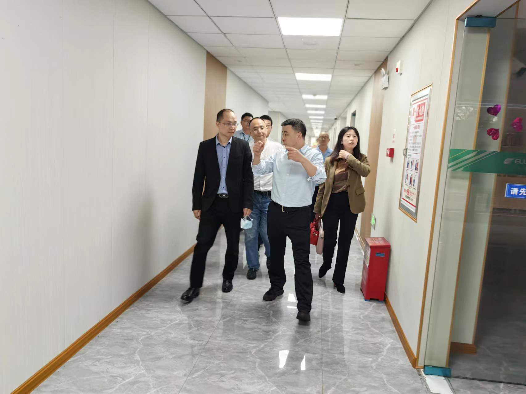 节后慰问暖人心 | 九洲集团党委书记、董事长杨保平一行慰问新濠娱乐官网电子全体员工 